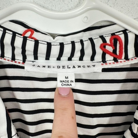 Jane + Delancey Striped Heart‎ Print Button Down Shirt - Size M - Picture 3 of 8